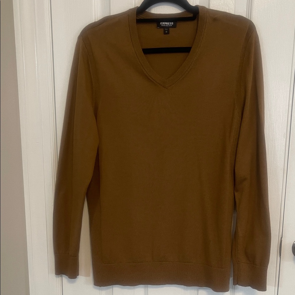 Express Men's Tan V-Neck Sweater